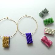 Les créoles Coline en Gold filled et les 3 paires de pendants de perles tissées.