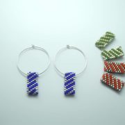 Créoles Emma et ses 3 paires de pendants de perles tissées.
