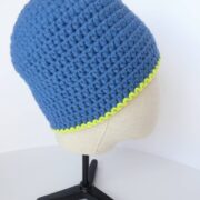 Le bonnet bleu Aubrac crocheté à la main.